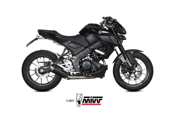 MIVV GP Pro Full Exhaust System Black Stainless Steel monterat på Yamaha MT 125 Y.067.LXBP, visad från sidan i studiobelysning.