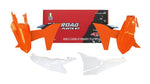 RACETECH Plastkit med Vänster Luftburkspanel – OEM-färg R-KITKTM-OEM-524