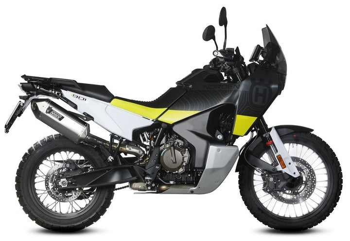 Sidovy av Husqvarna Norden 901 med MIVV Speed Edge Silencer HU.002.LRX installerad, idealisk för motorcykeltillbehör och avgassystem.