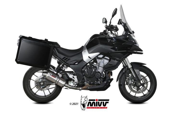 MIVV Oval Silencer VO.001.LX1 installerad på motorcykel, sedd från sidan. Högkvalitativt avgassystem för VEHICLE PARTS & ACCESSORIES.